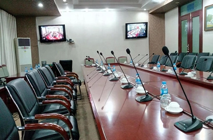 Sistem persidangan untuk bilik mesyuarat kerajaan di Vietnam