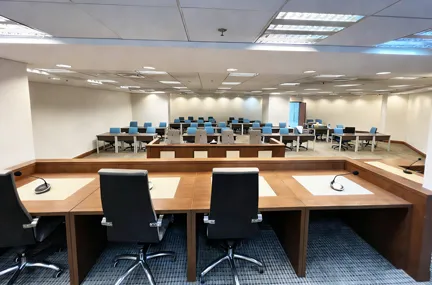 2.4G Wireless Conference System for Kuwait Institute for Judicial & Legal Studies - 翻译中...